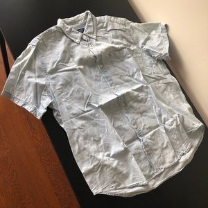 Gap Short Sleeve Light Blue Button Up Size L
